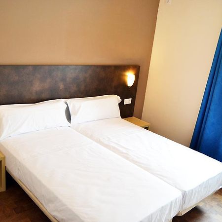 Hostal Restaurante Los Mellizos Guarroman Екстер'єр фото