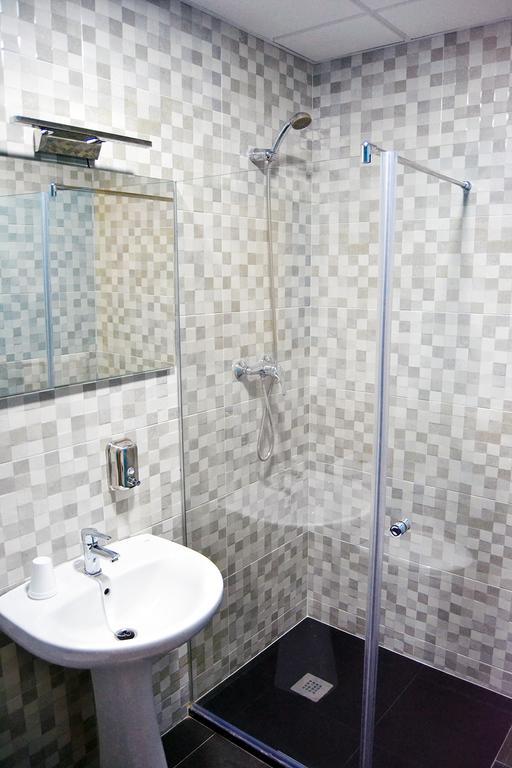Hostal Restaurante Los Mellizos Guarroman Екстер'єр фото